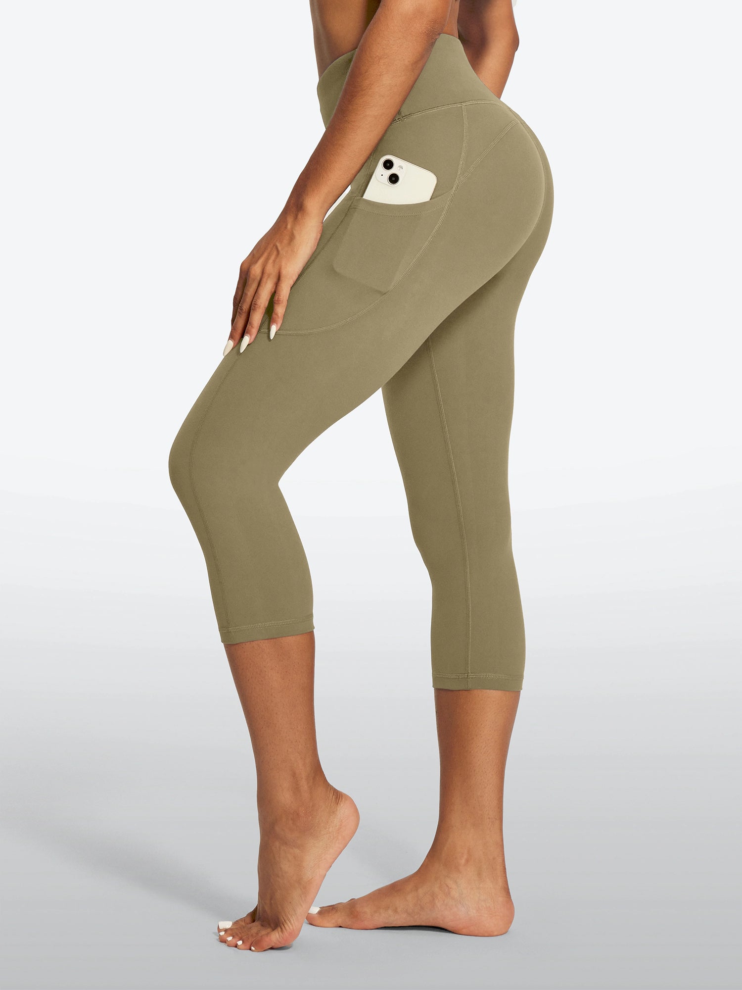 IUGA FlexTight Capris With Pockets Squat Proof | Affordable Yoga Leggings & Activewear by IUGA