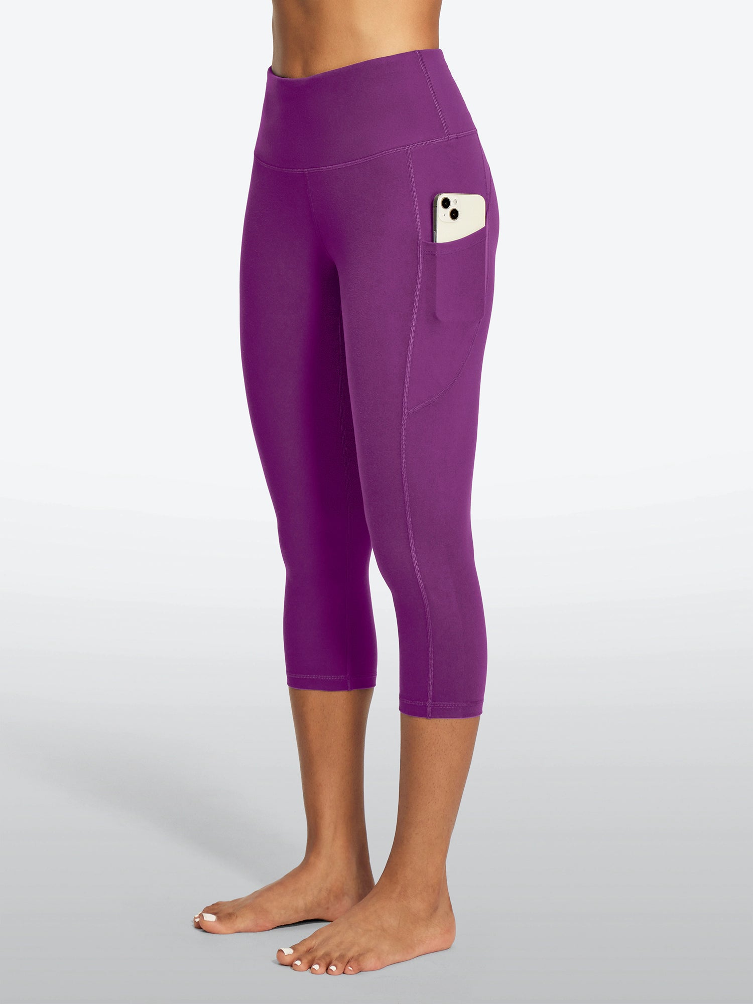 IUGA FlexTight Capris With Pockets Squat Proof | Affordable Yoga Leggings & Activewear by IUGA