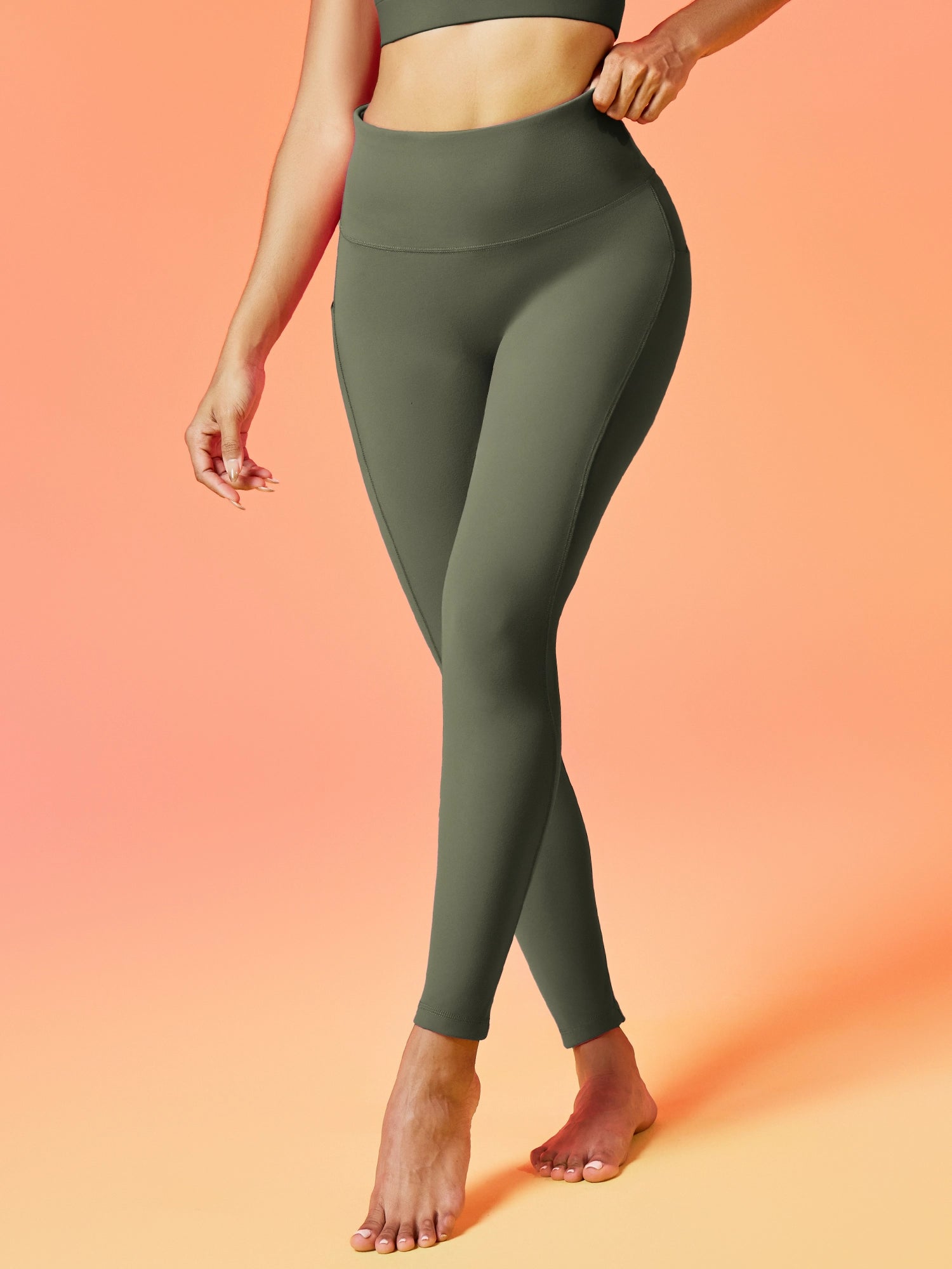 IUGA FlexTight No Front Seam Scrunch Butt Leggings With Pockets | Affordable Yoga Leggings & Activewear by IUGA